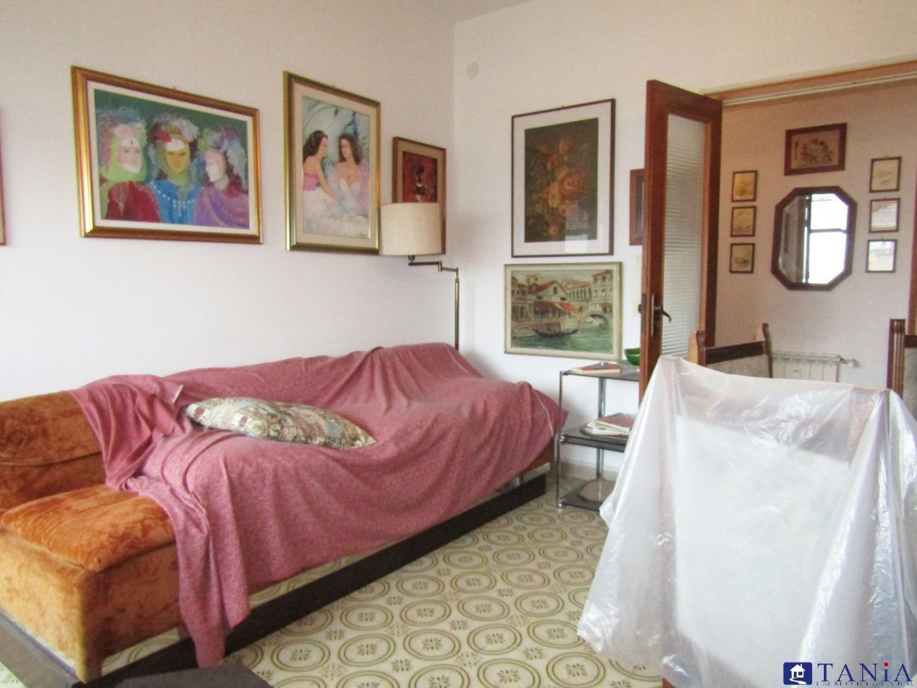 4 rooms Apartment in Carrara, Italy No. 27324