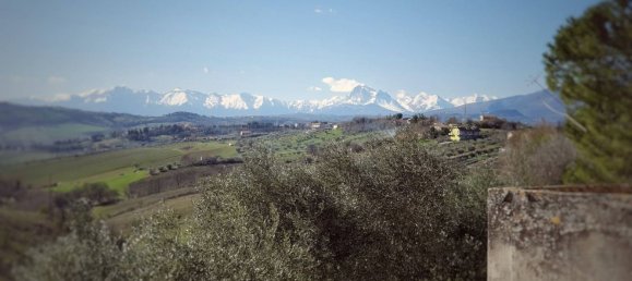 5 rooms House in Castorano, Italy No. 176745 13