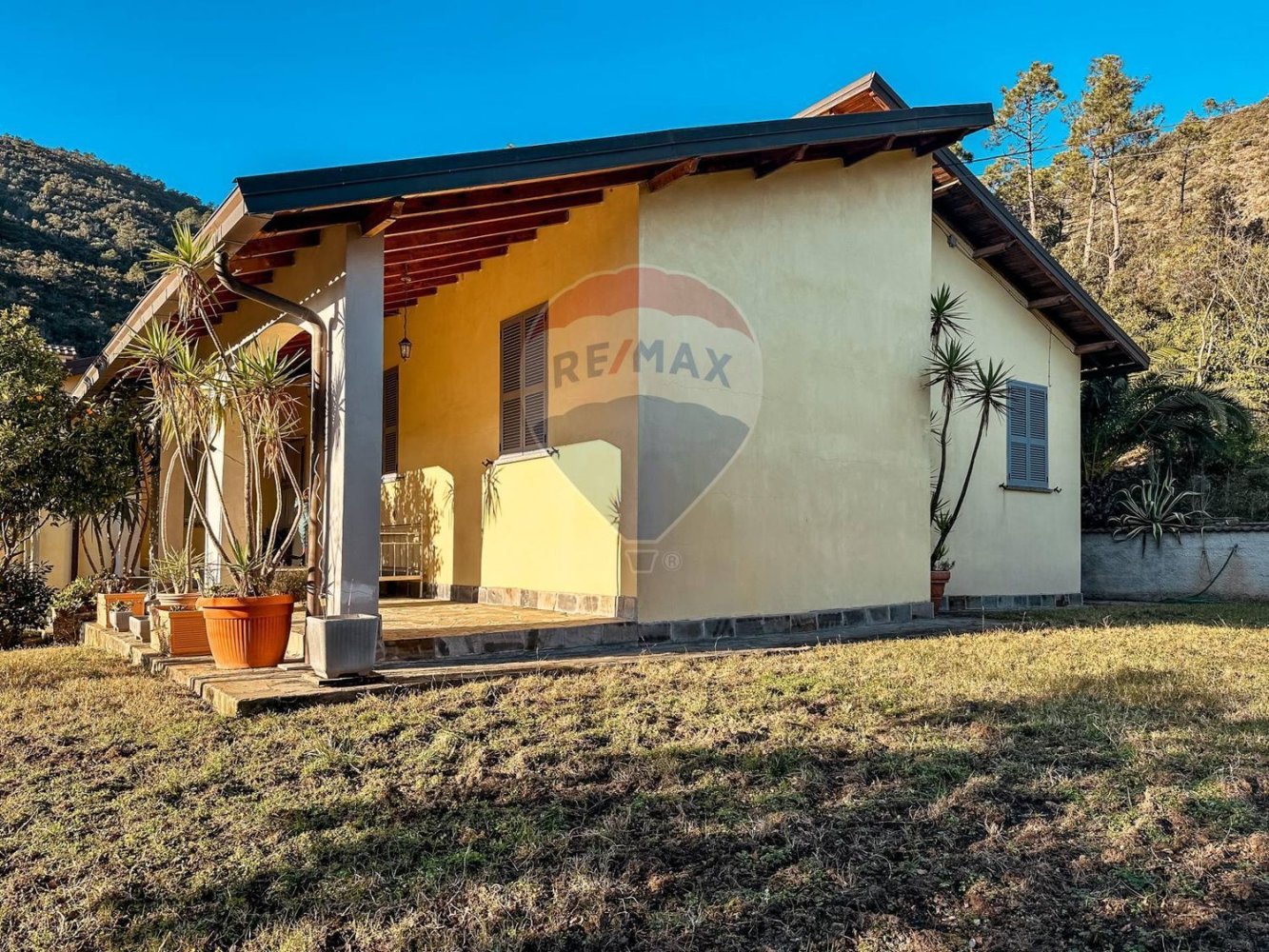 5 rooms Villa in Deiva Marina, Italy No. 265188