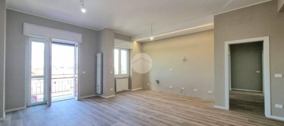 2 Schlafzimmer Wohnung in Busto Arsizio, Italy, Nr. 321517 4