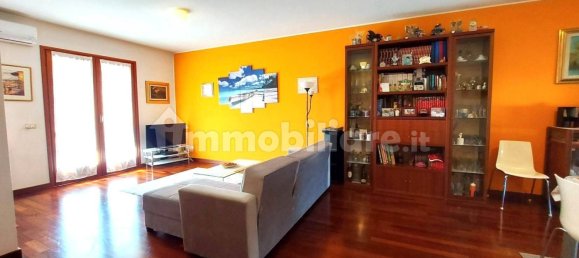 3 chambres Maison à Udine, Italy No. 350301 2