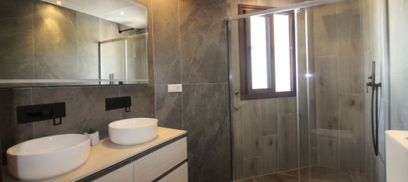 3 bedrooms Villa in Estepona, Spain No. 141169 5