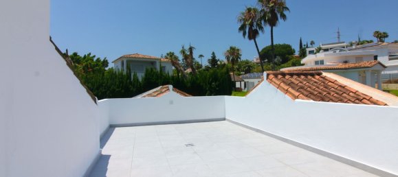 3 bedrooms Villa in Estepona, Spain No. 141169 7