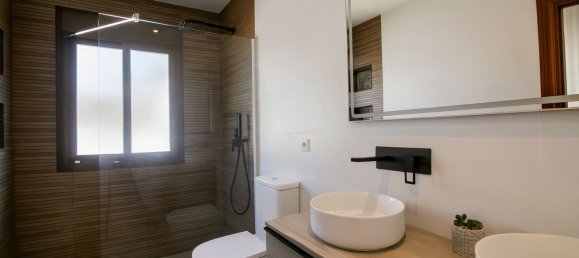 3 bedrooms Villa in Estepona, Spain No. 141169 4