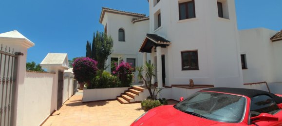 3 bedrooms Villa in Estepona, Spain No. 141169 17