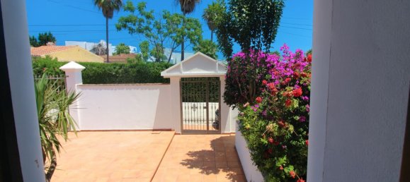3 bedrooms Villa in Estepona, Spain No. 141169 16