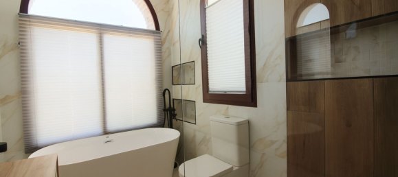 3 bedrooms Villa in Estepona, Spain No. 141169 10