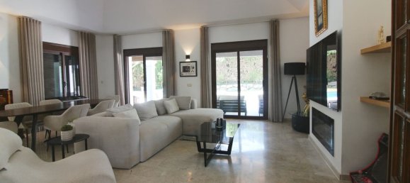 3 bedrooms Villa in Estepona, Spain No. 141169 18