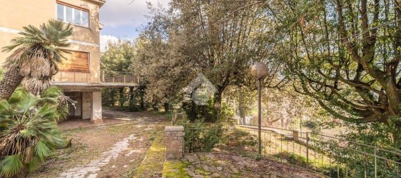 5 rooms Villa in Ariccia, Italy No. 172231 2