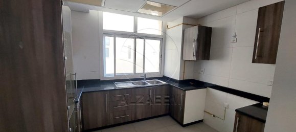 5 bedrooms Villa in Khalifa City, UAE No. 29859 10