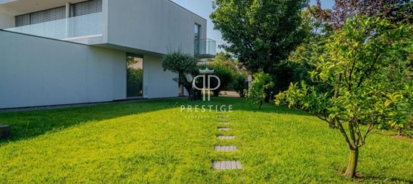 5 bedrooms Villa in Matosinhos, Portugal No. 241838 10