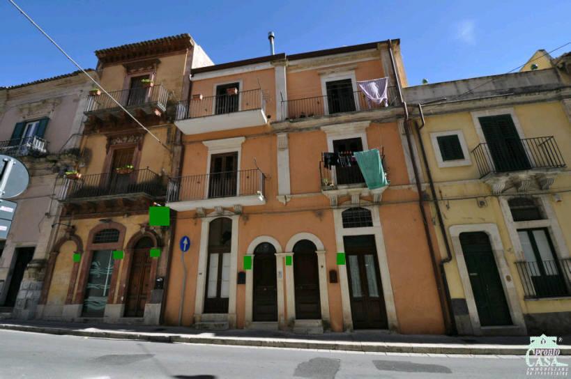 Квартира с 5 комнатами в Рагуза, Италия № 137306