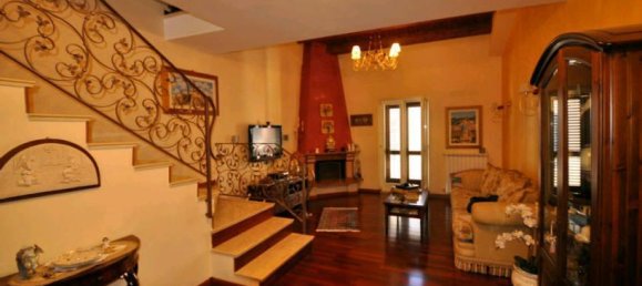 Квартира с 5 комнатами в Рагуза, Италия № 137306 3