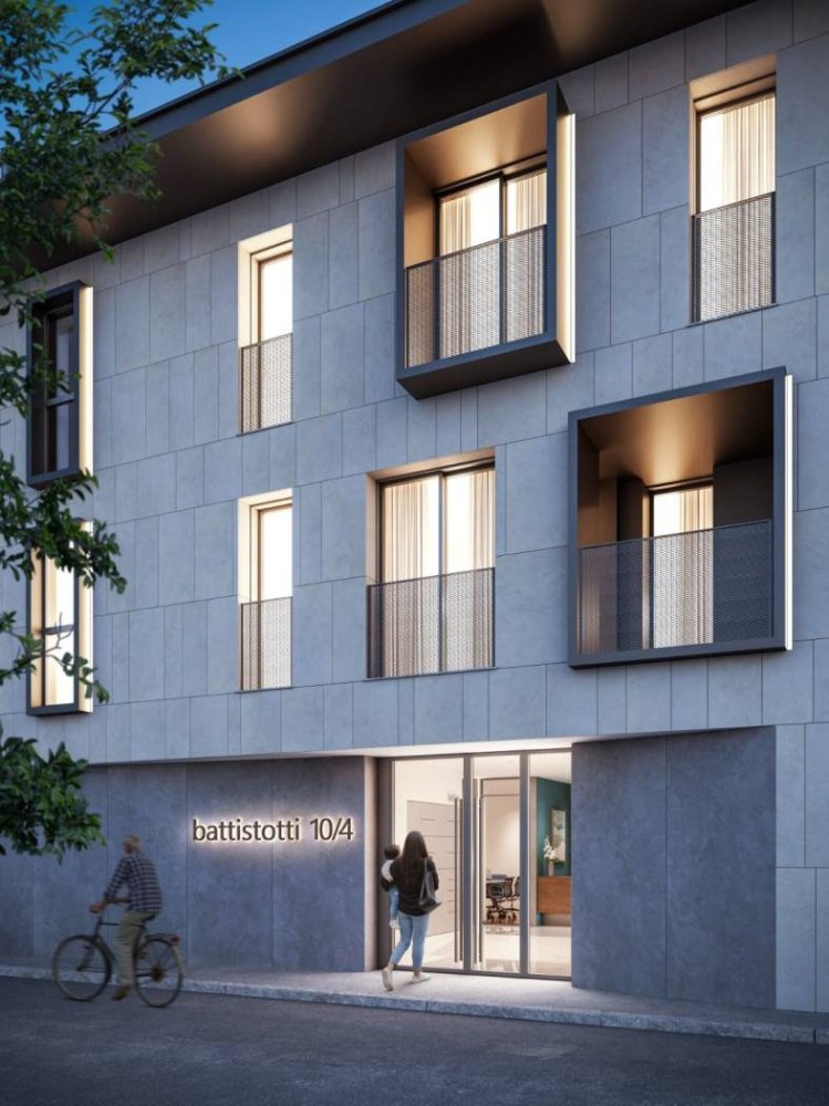  مرآب في Milan, Italy 16متر مربع رقم 248070