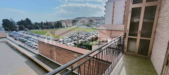 Квартира с 4 спальнями в Кампобассо, Италия № 197153 9