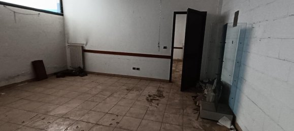 550m² Warehouse in Alessandria, Italy No. 115574 2