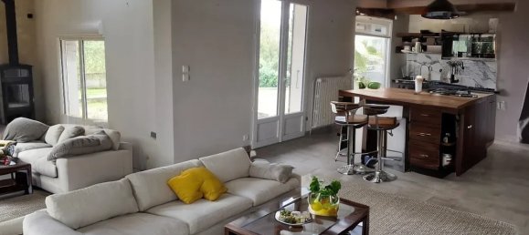 4 chambres Villa à Channay-sur-Lathan, France No. 69287 3