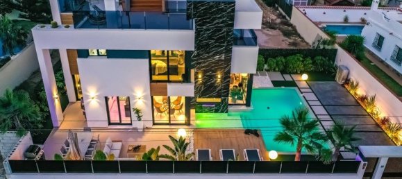 3 غرف نوم فيلا في Torrevieja, Spain رقم 290339 2