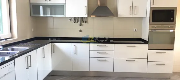 Дом с 4 спальнями в Калдаш да Раинья, Португалия № 135094 9