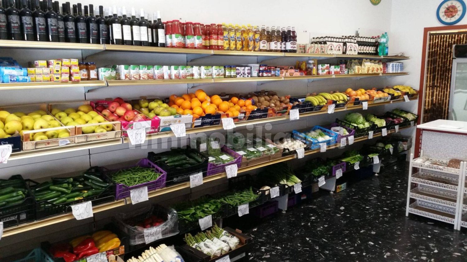 1 room Commercial property in Udine, Italy No. 389322