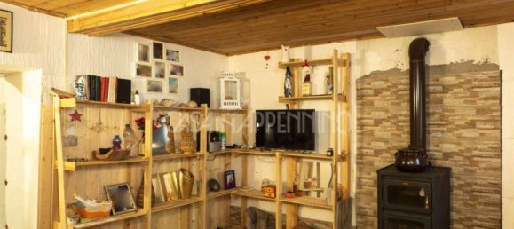 2 bedrooms House in Frassinoro, Italy No. 262721 3