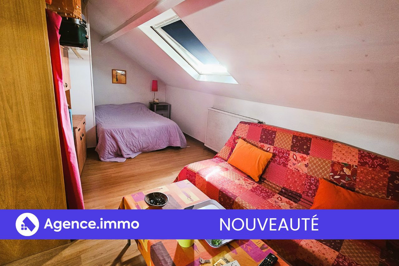 Studio in Tours, France No. 90349