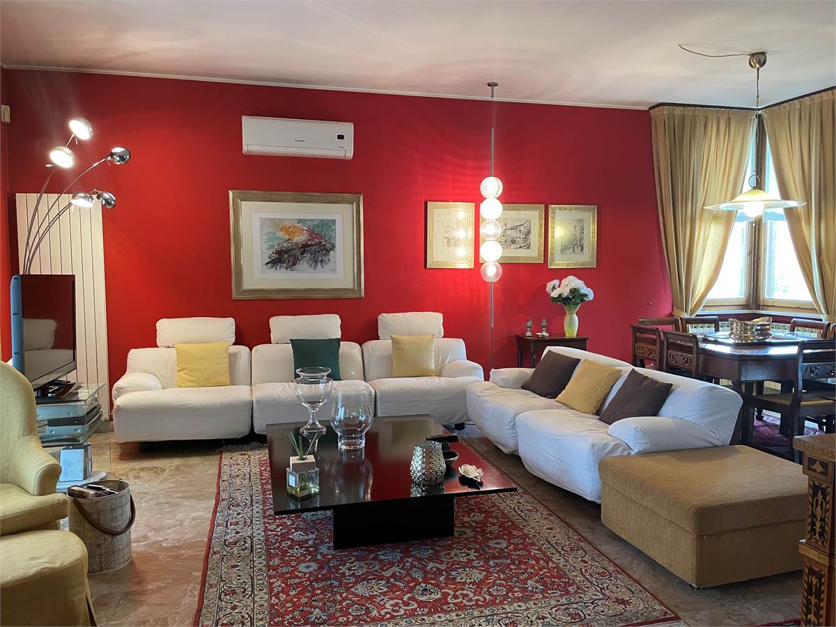 5 bedrooms Villa in Bovolone, Italy No. 297443