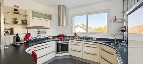 4 Schlafzimmer Villa in Feigeres, France, Nr. 203925 3