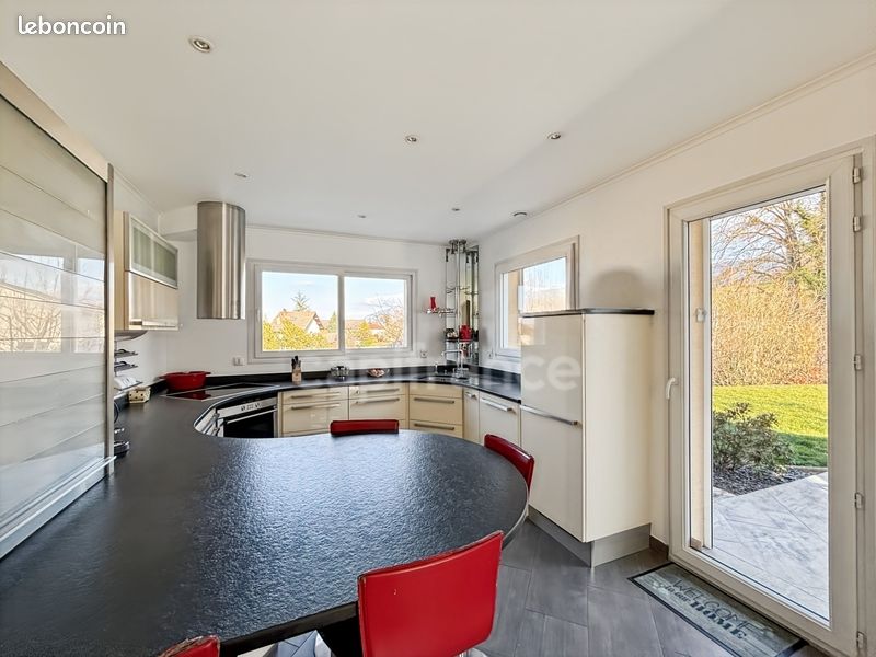 4 Schlafzimmer Villa in Feigeres, France, Nr. 203925