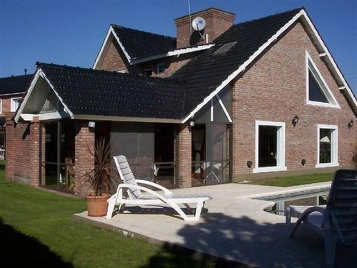 3 bedrooms House in Moreno, Argentina No. 101367