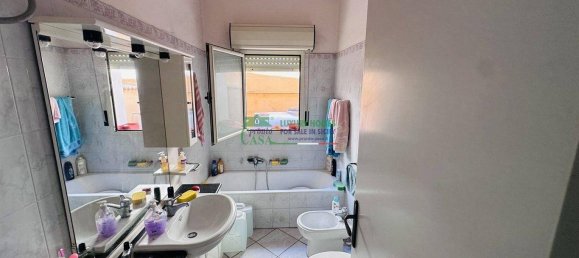 3 Schlafzimmer Wohnung in Vittoria, Italy, Nr. 281503 6