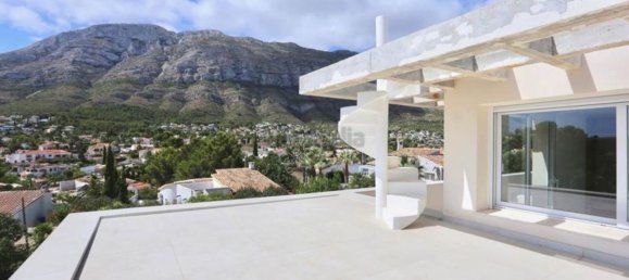 4 bedrooms Villa in Denia, Spain No. 2507 2