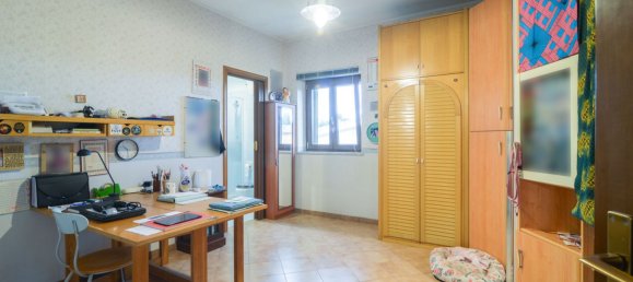 4 rooms Apartment in Rome, Italy No. 16018 3