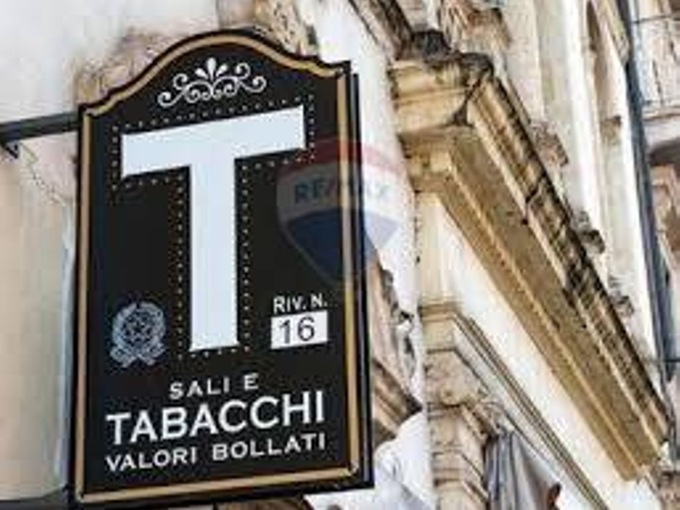 2 rooms Commercial property in Catania, Italy No. 170024