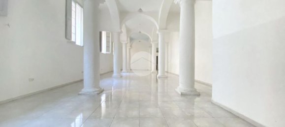 5-Zimmer Wohnung in Naples, Italy, Nr. 31603 5