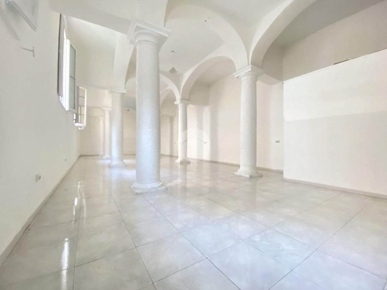 5-Zimmer Wohnung in Naples, Italy, Nr. 31603