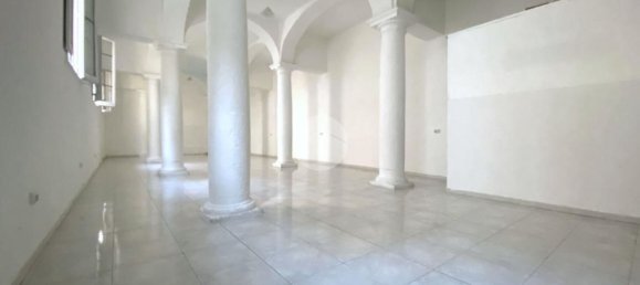 5-Zimmer Wohnung in Naples, Italy, Nr. 31603 7