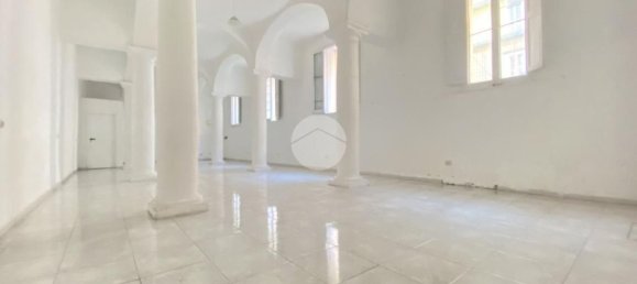 5-Zimmer Wohnung in Naples, Italy, Nr. 31603 3