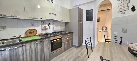 4 rooms Apartment in Massa, Italy No. 329366 7