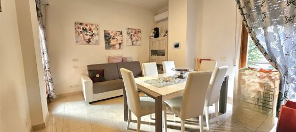 4 rooms Apartment in Massa, Italy No. 329366 3