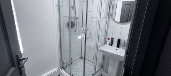  House in Sheffield, United Kingdom No. 1834 5