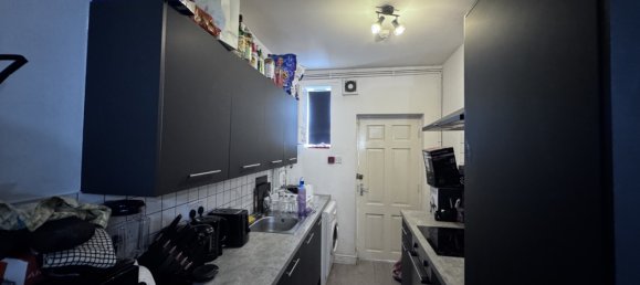  House in Sheffield, United Kingdom No. 1834 3