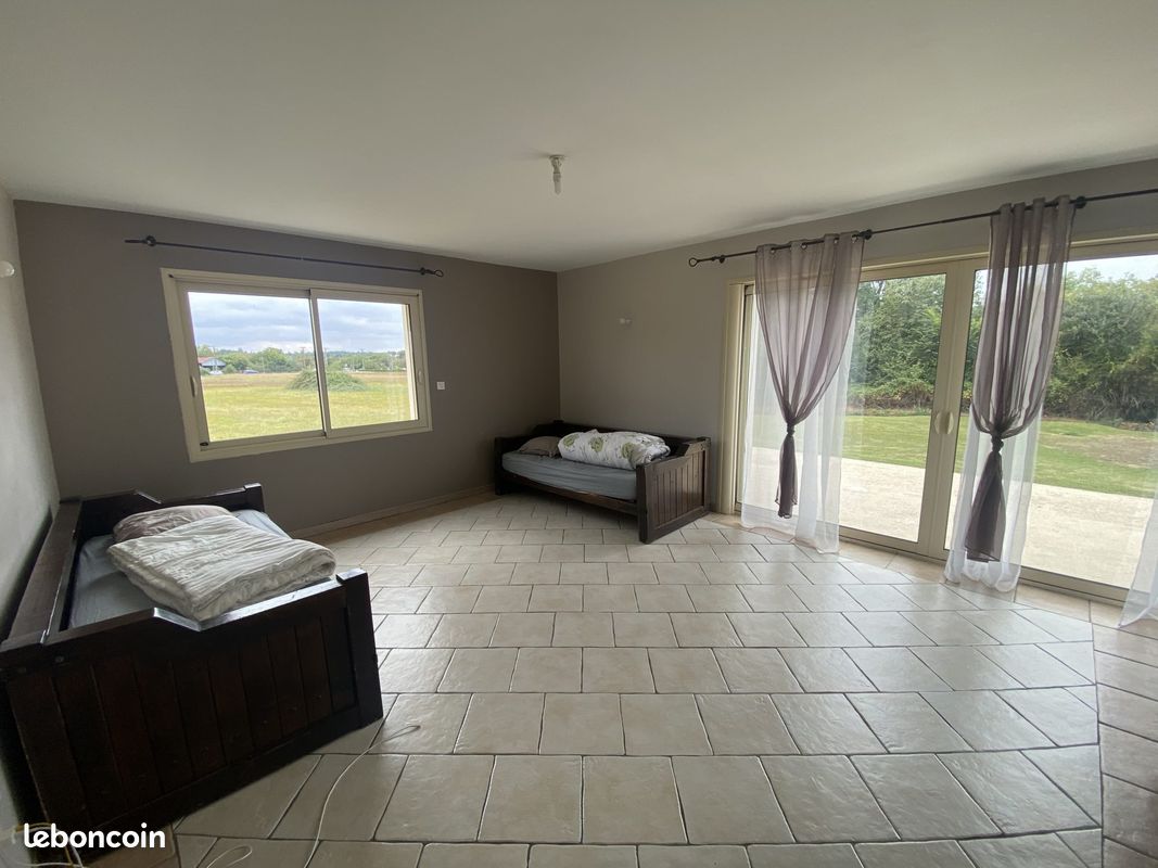 4 bedrooms House in Vienne, France No. 335763