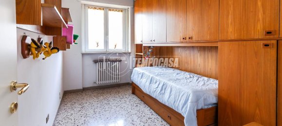 4 rooms Apartment in Novate Milanese, Italy No. 33734 15
