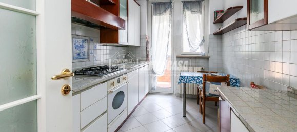 4 rooms Apartment in Novate Milanese, Italy No. 33734 7
