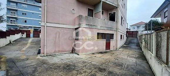 128m² Warehouse in Valbom, Portugal No. 10459 10