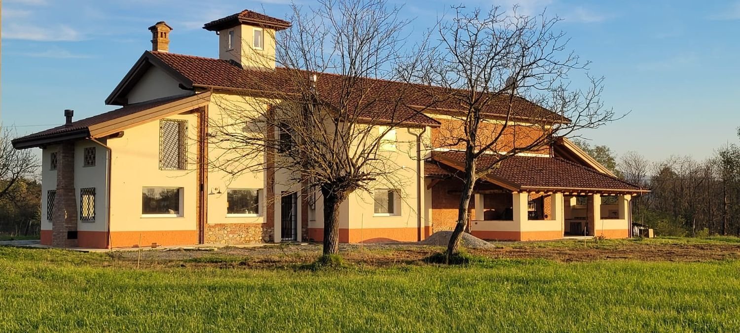 Casa de 8 habitaciónes en Novi Ligure, Italy No. 43570