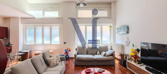 1 bedroom Apartment in Milan, Italy No. 323737 2