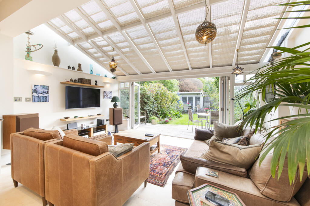 3 bedrooms Commercial property in East Sheen, United Kingdom No. 8944