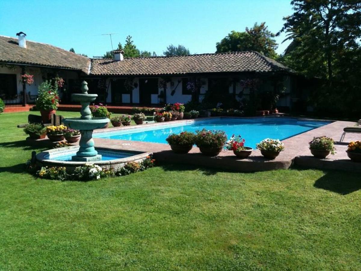 7 bedrooms House in Villa O'Higgins, Chile No. 2396